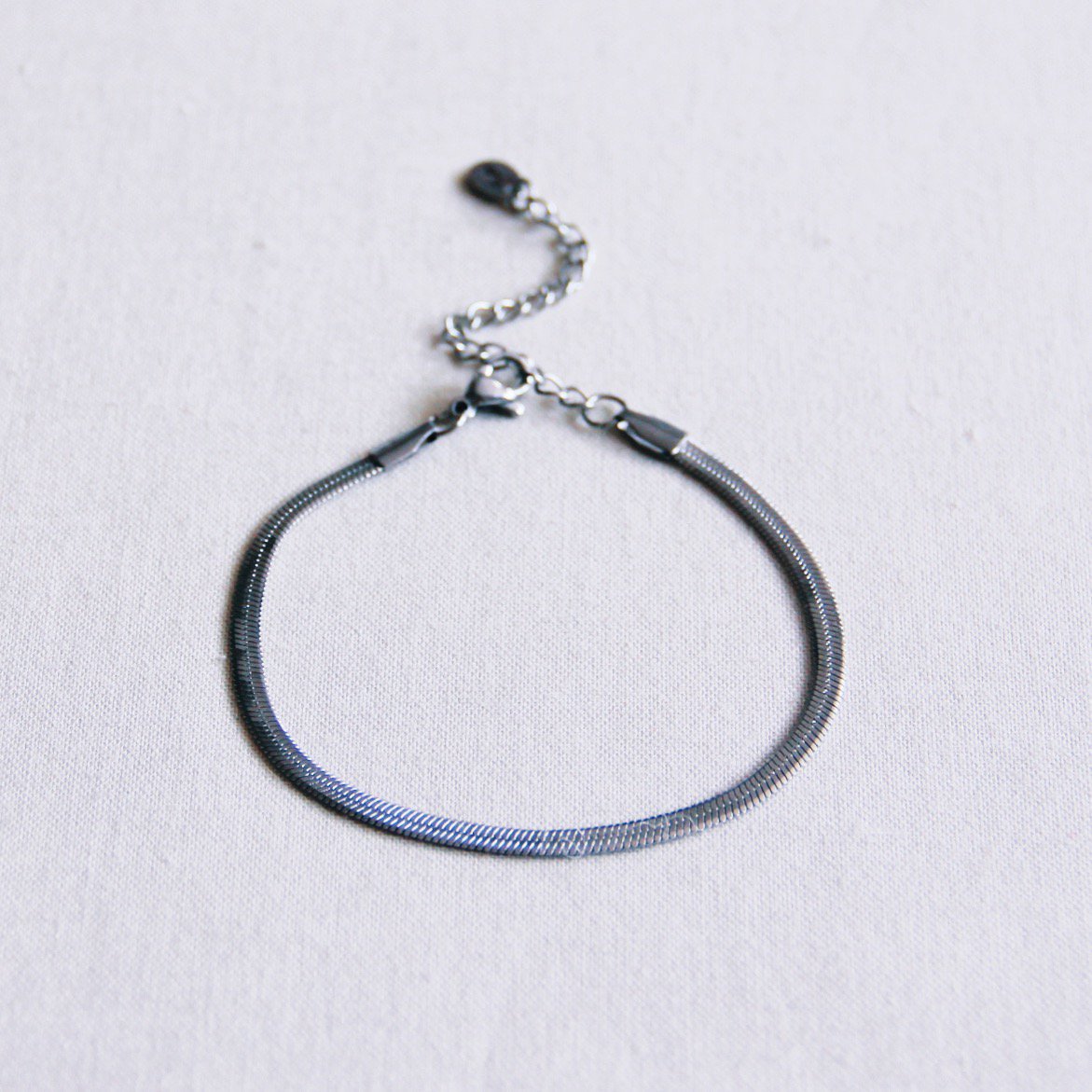 BAZOU Stalen armband “platte slang” - zilver