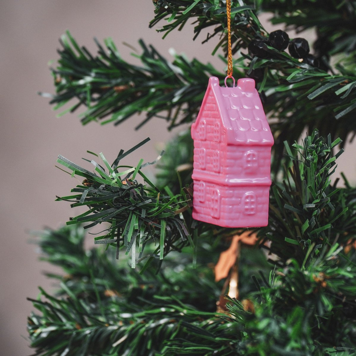 Kersthanger - Huisje - Keramiek - Neon Roze - 3,5x2x6,5cm