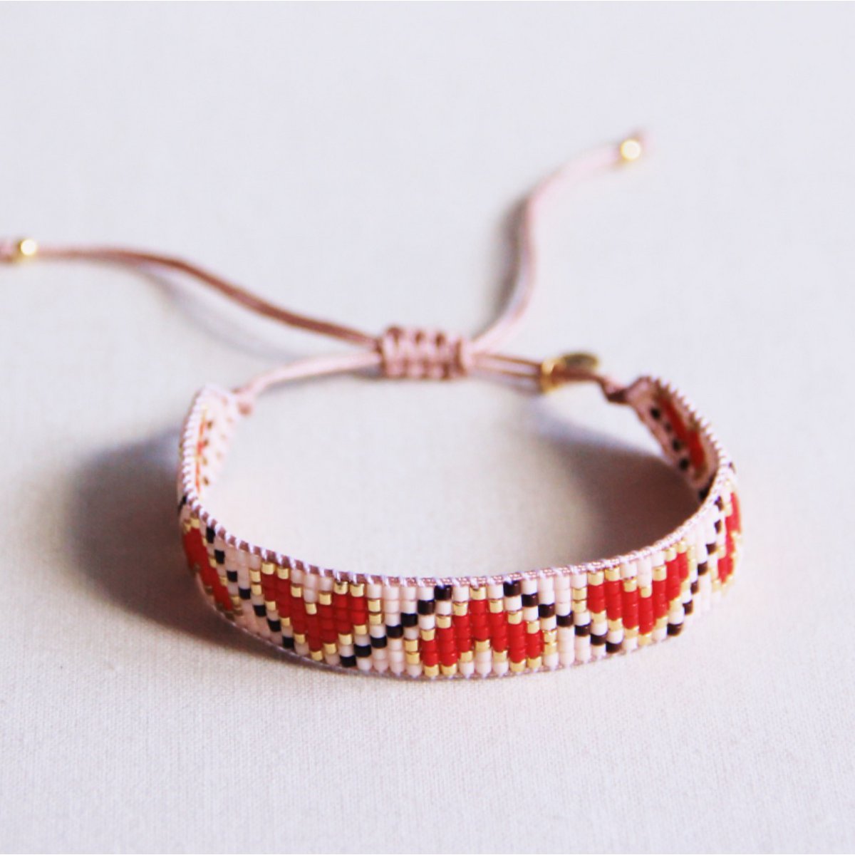 BAZOU Hartpatroon geweven armband - rood/bruin