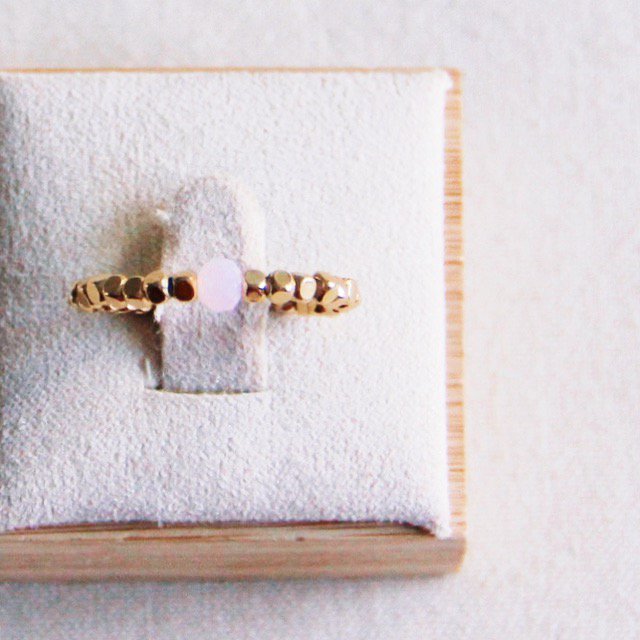 BAZOU Elastische ring met natuursteen - roze
