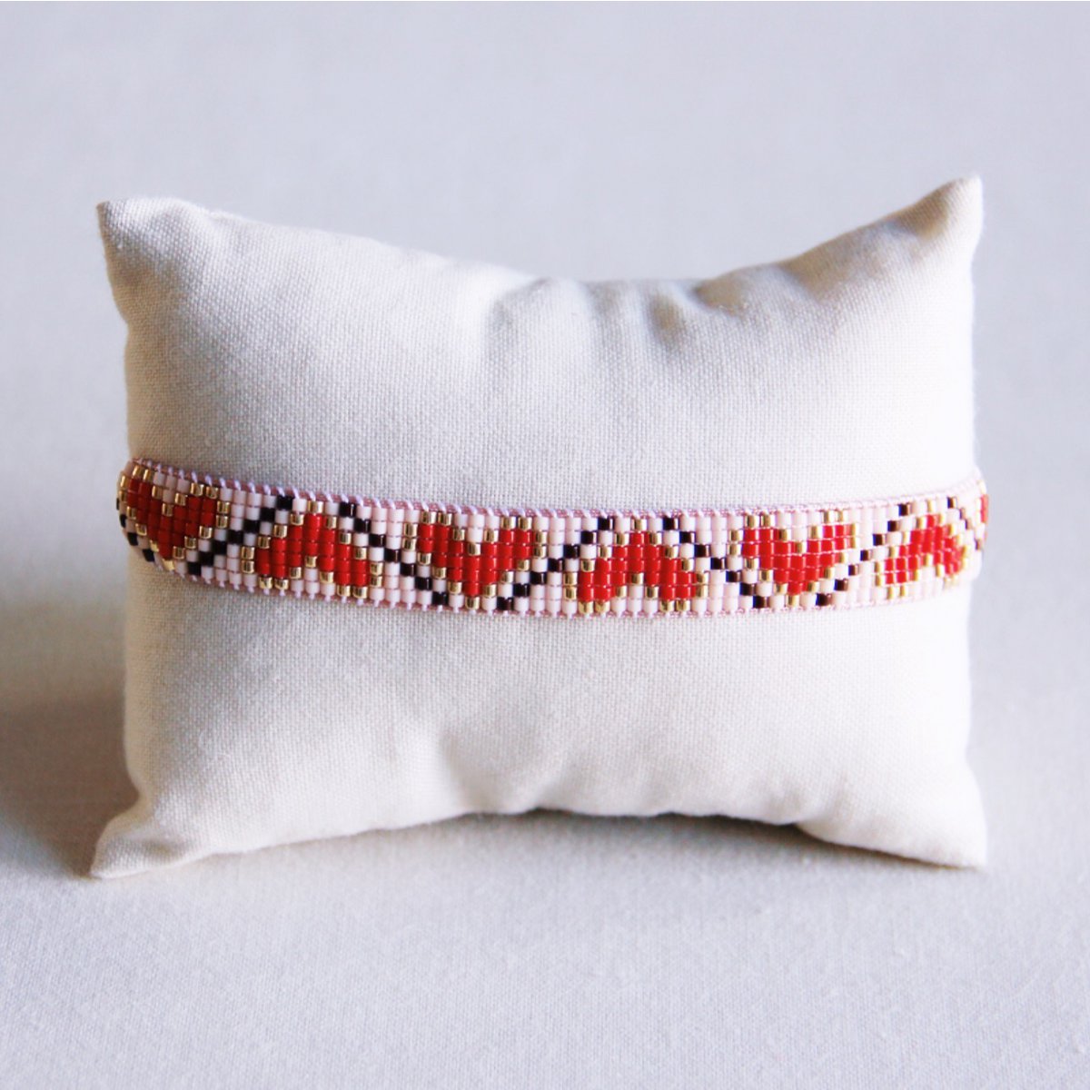 BAZOU Hartpatroon geweven armband - rood/bruin