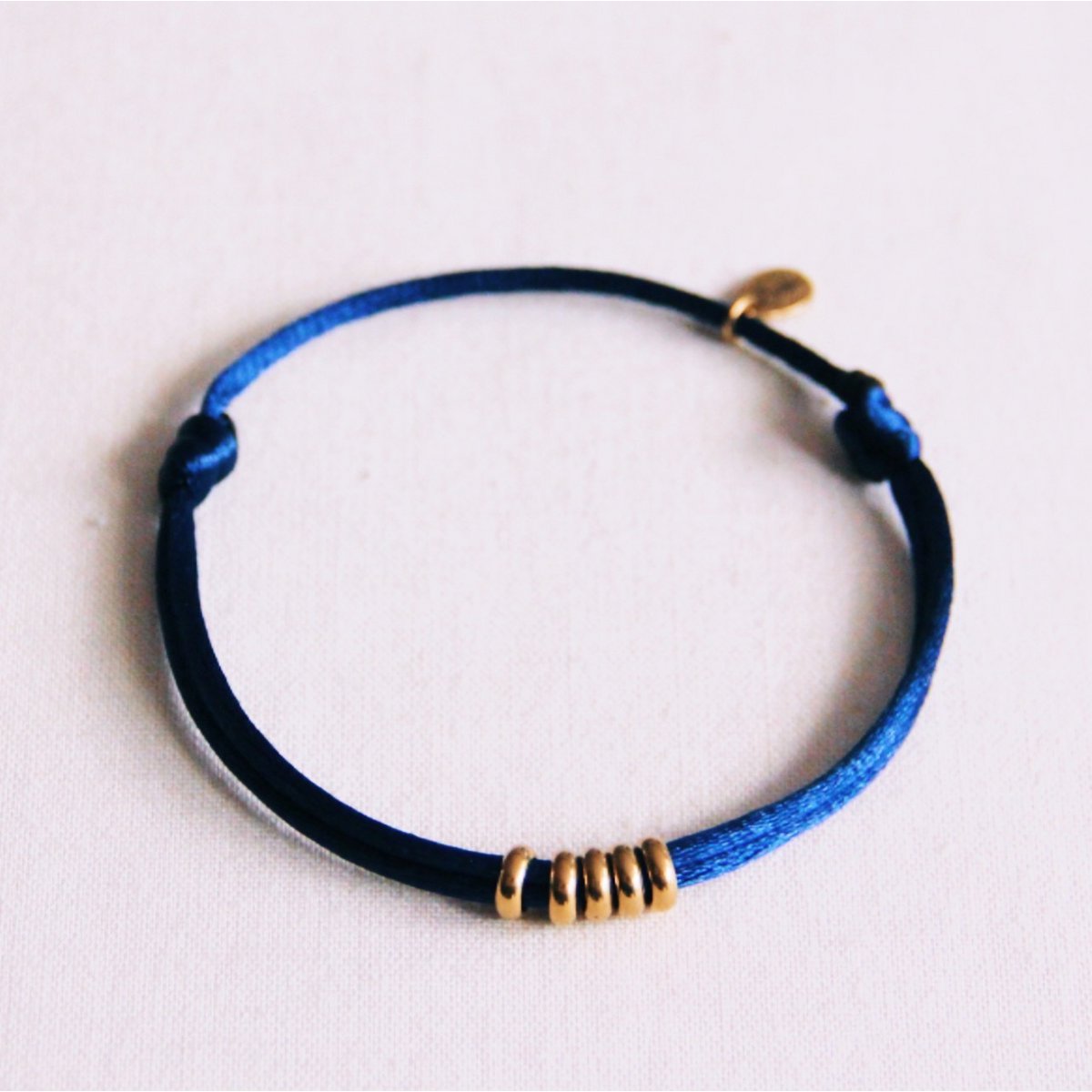 BAZOU Satin bracelet with rings – dark blue/gold