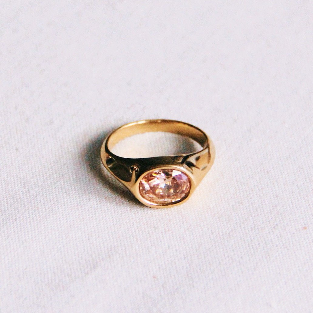 BAZOU Ring met ovale kristalsteen - perzik
