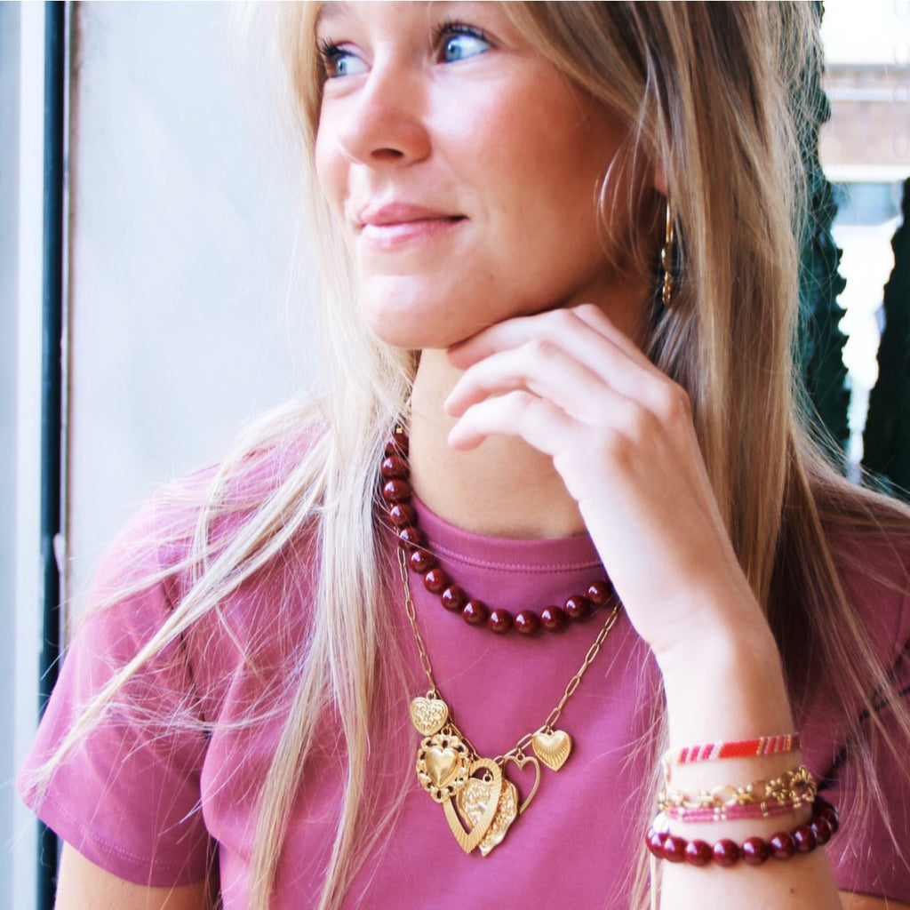 BAZOU Dubbele Miyuki -armband met 3 mini -harten - Magenta