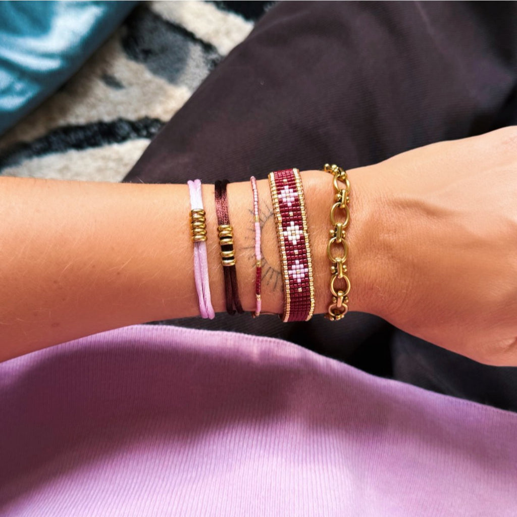 BAZOU Satijnen armband met ringen - oude roos/goud