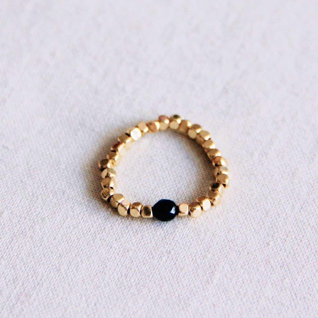 BAZOU Elastische ring met natuursteen - zwart
