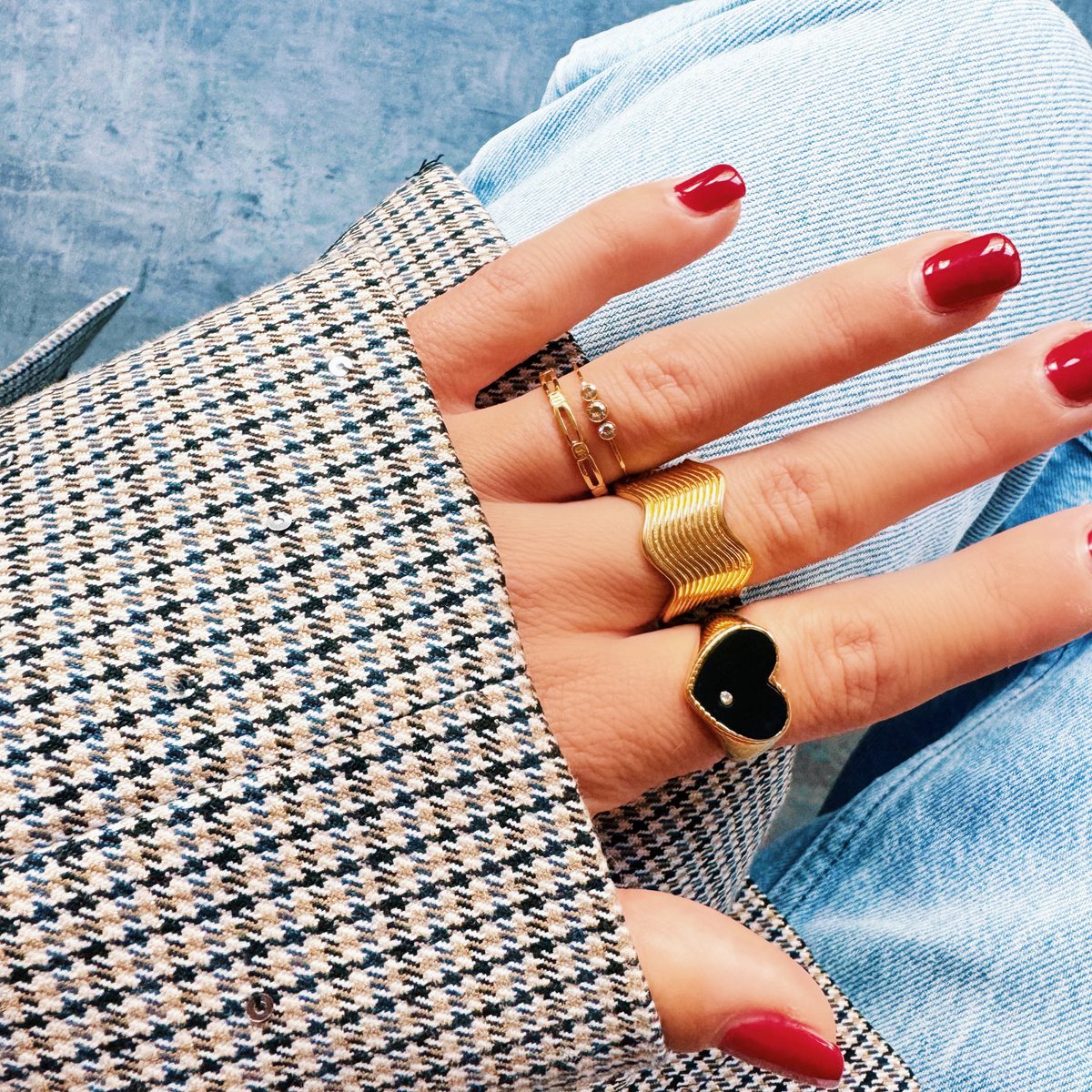 Ring met vierkante kristalsteen - rood