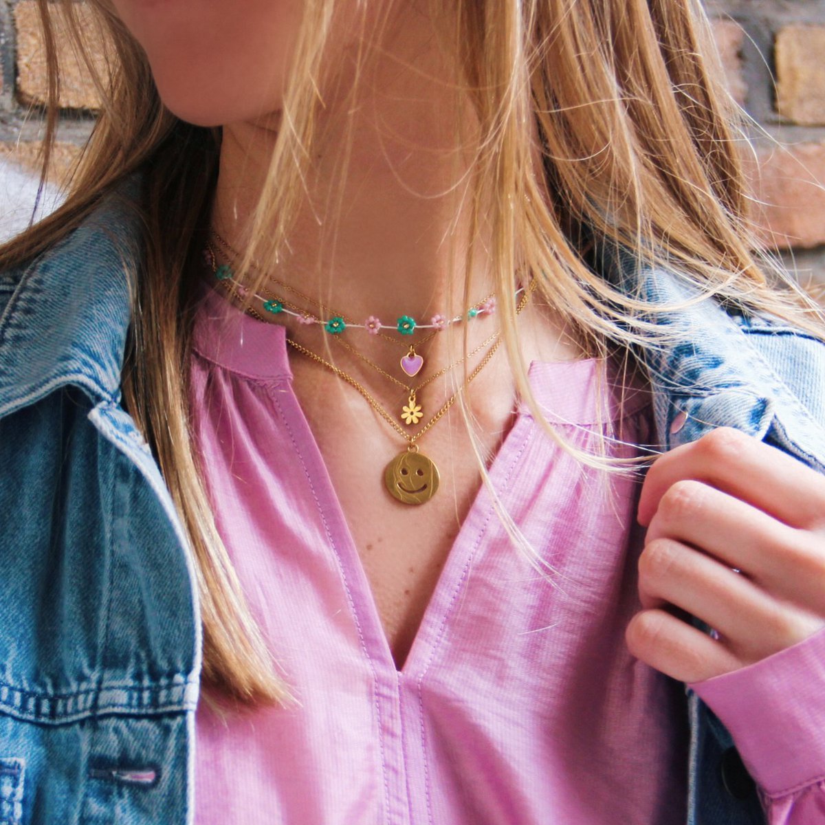 BAZOU fijne ketting met mini bloem - goud