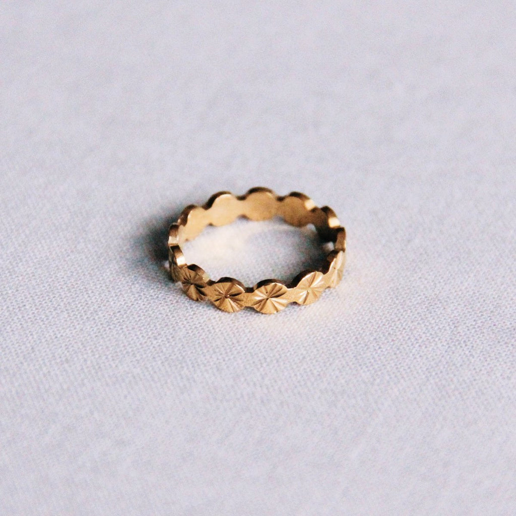 BAZOU Stalen ring met fantasieprint - goud