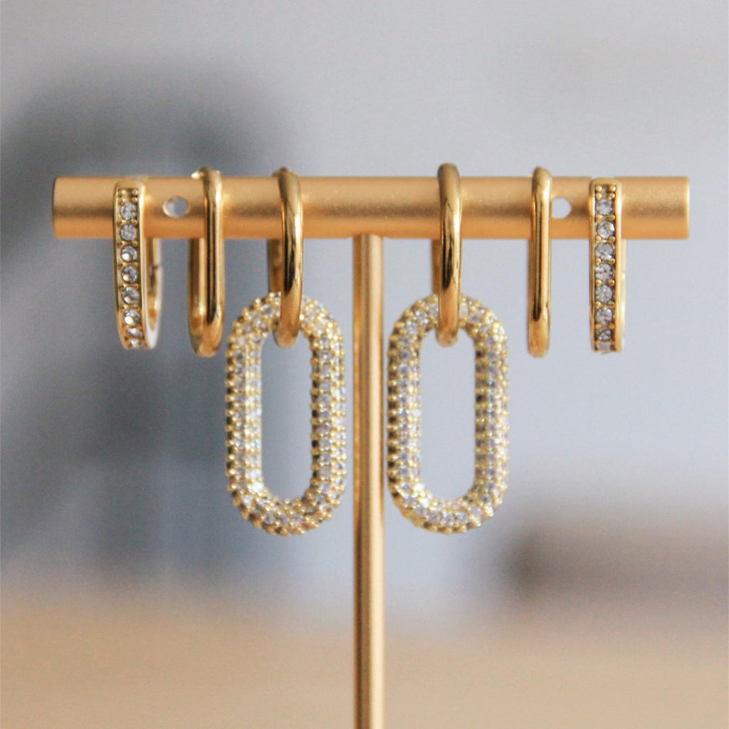 BAZOU Edelstalen oorbel met ovale kristallen hanger - zilver