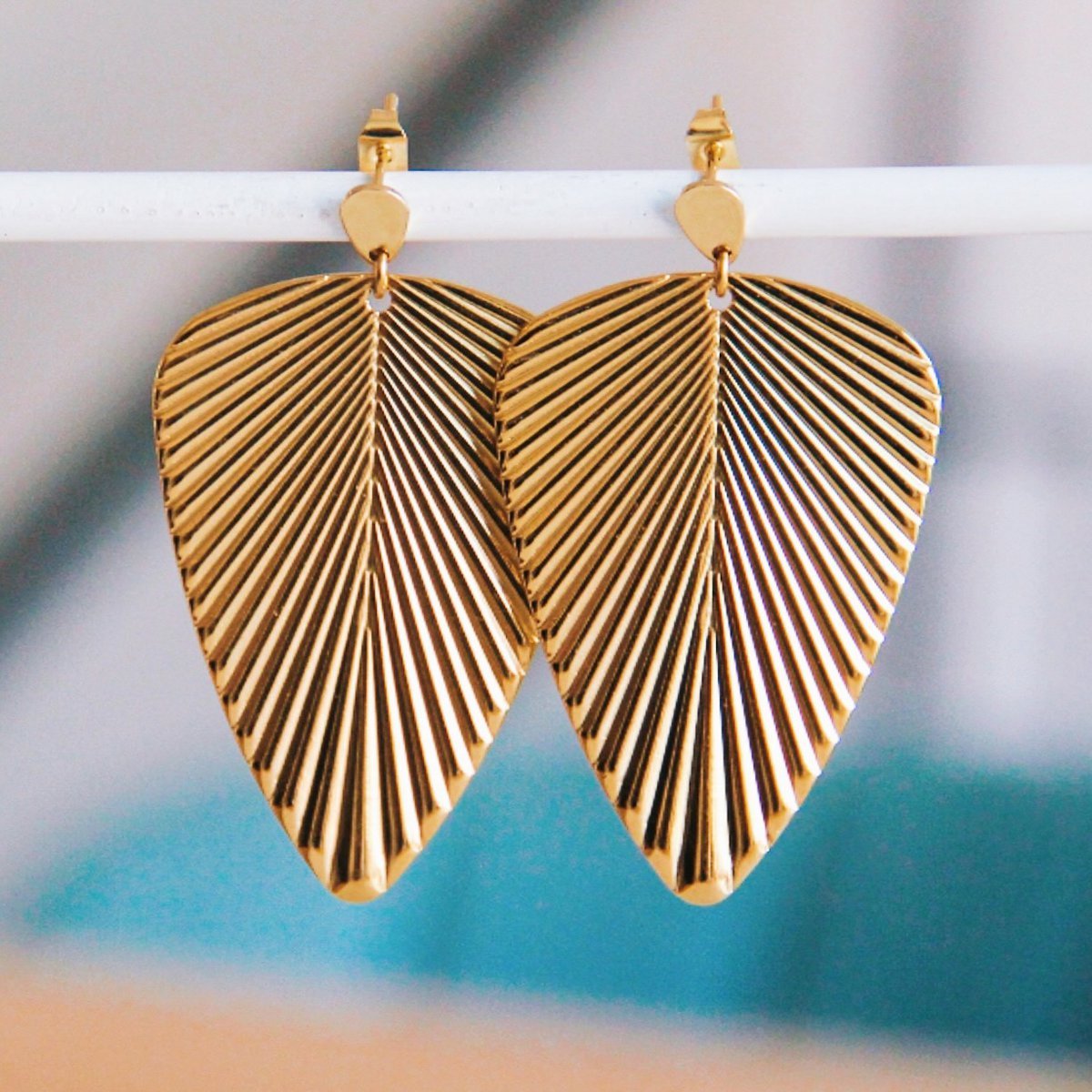 BAZOU Verklaring Earring 'Leaf'