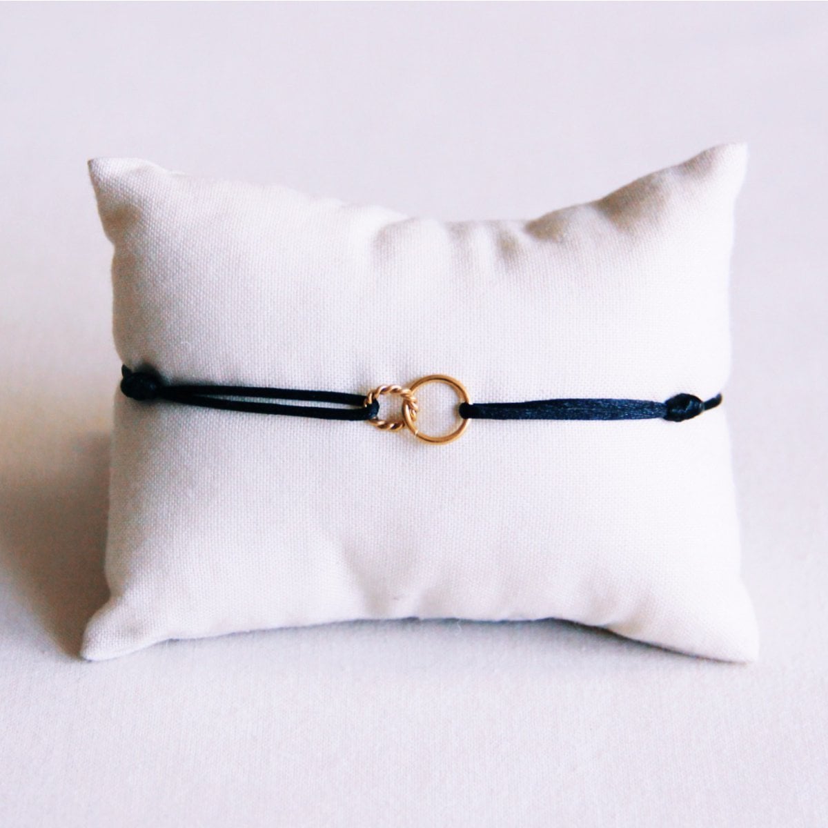 BAZOU Infinity satijnen armband - zwart