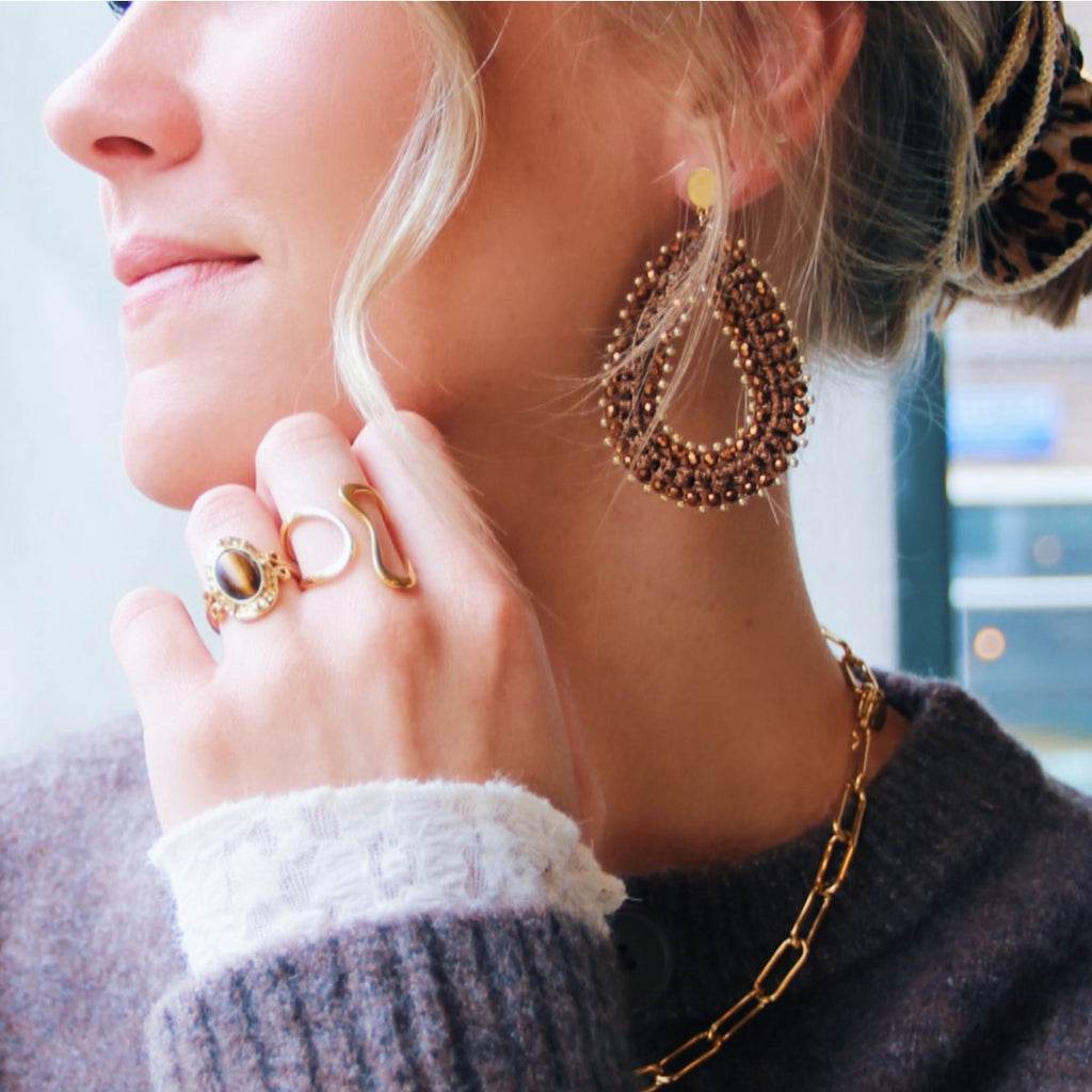 BAZOU Statement earring woven facet drop - brown