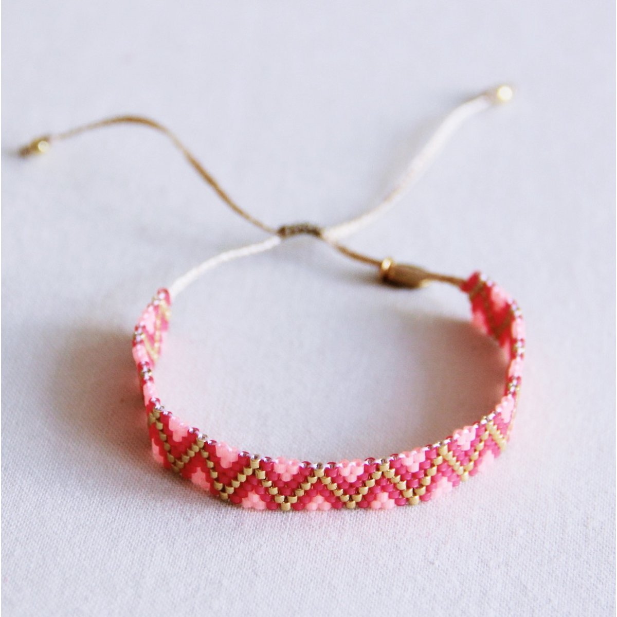 Weven Bracelet Zigzag - Hot Pink/Fuchsia