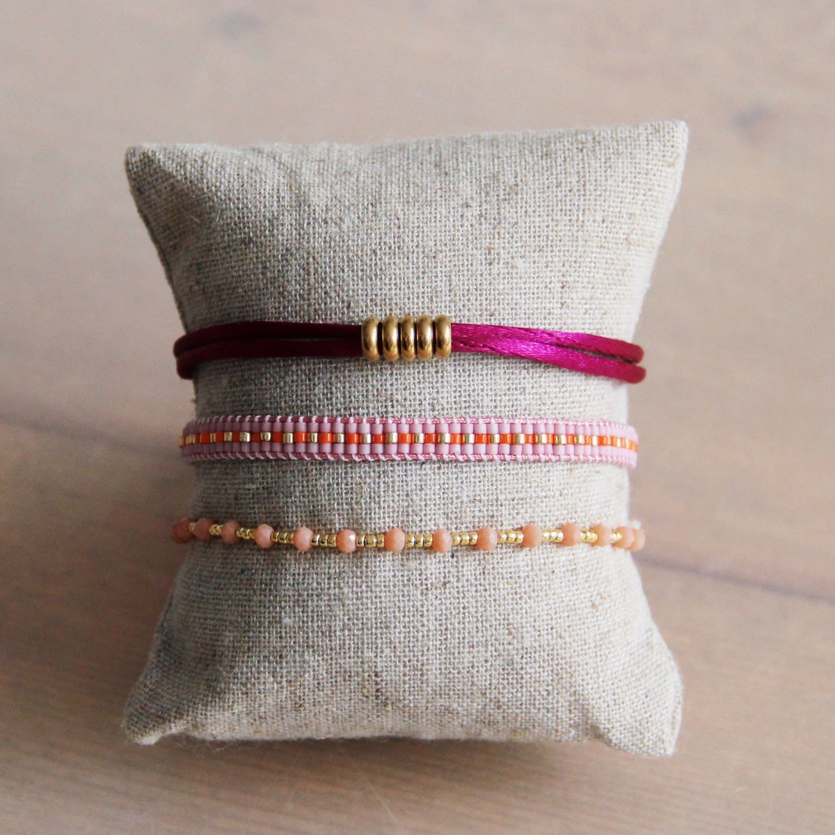 BAZOU Edelsteen armband met vergulde miyuki – perzik