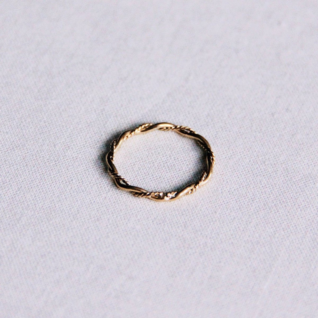 BAZOU Roestvrijstalen minimalistische gevlochten ring - goud