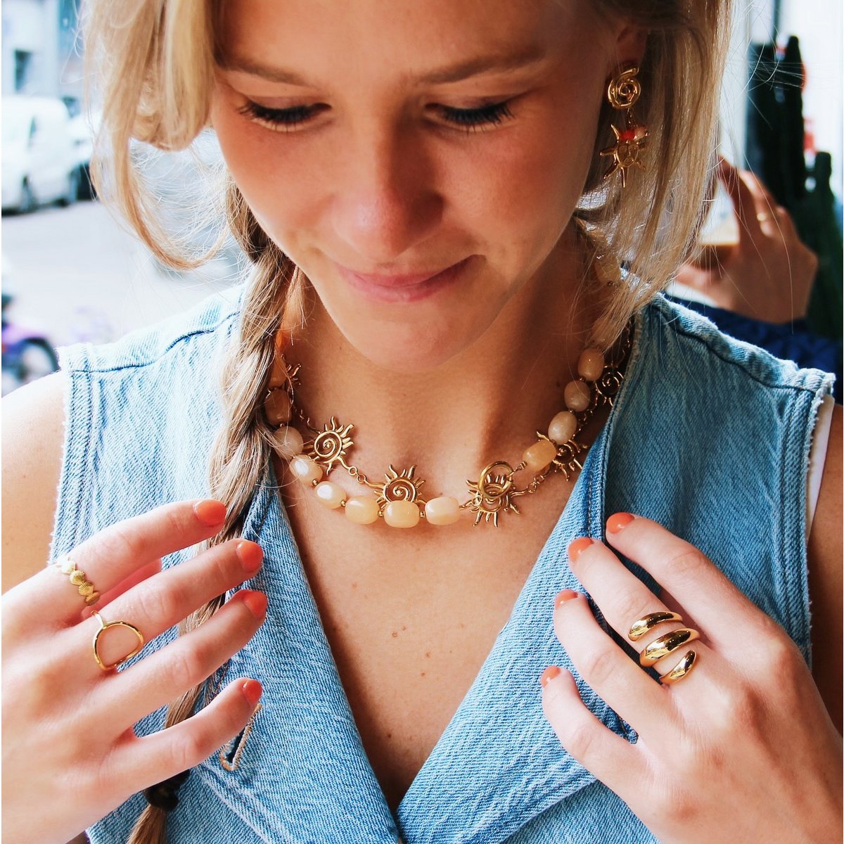 Kralen ketting met strand charmes en edelstenen - naakt